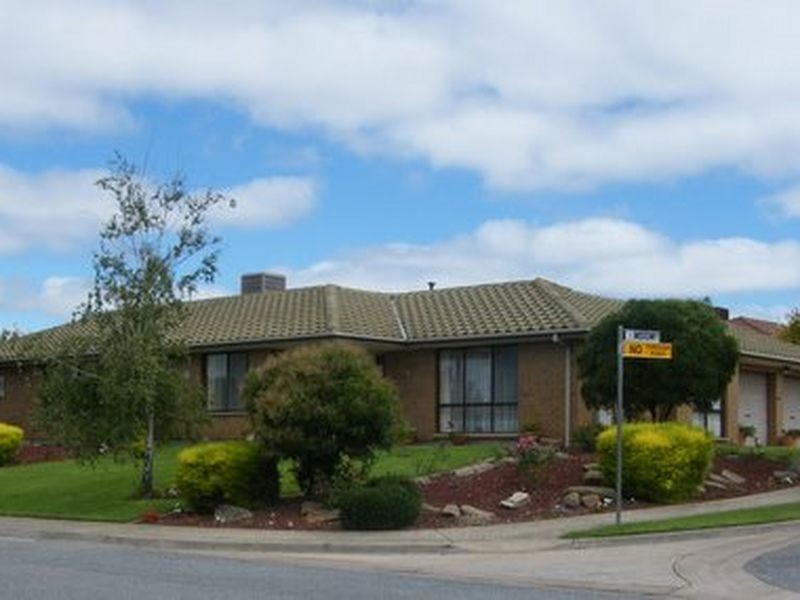 6 Doulton Drive, Trott Park SA 5158