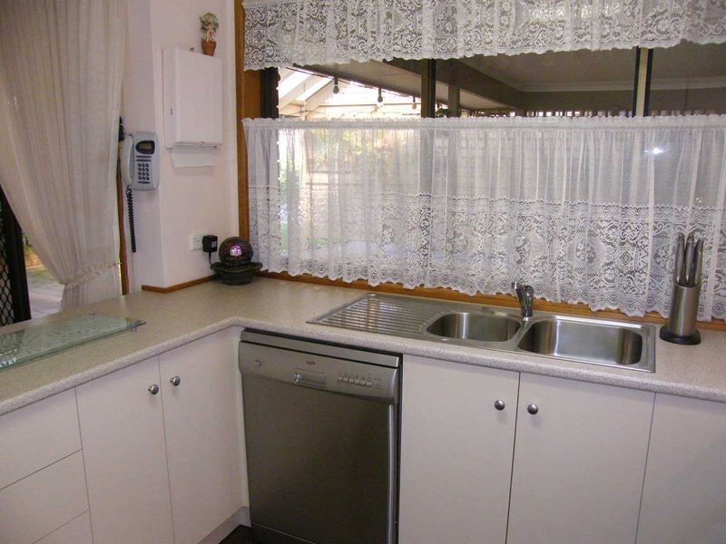 6 Doulton Drive, Trott Park SA 5158