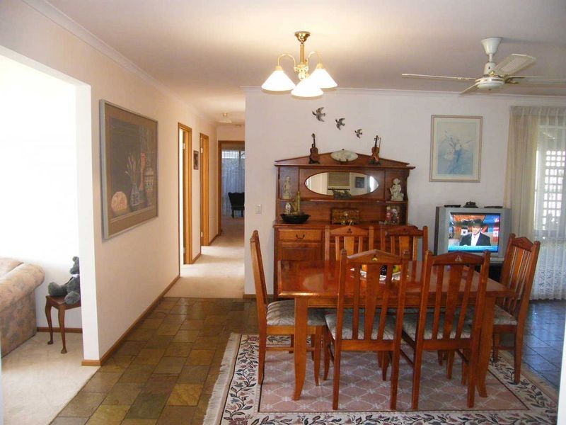 6 Doulton Drive, Trott Park SA 5158