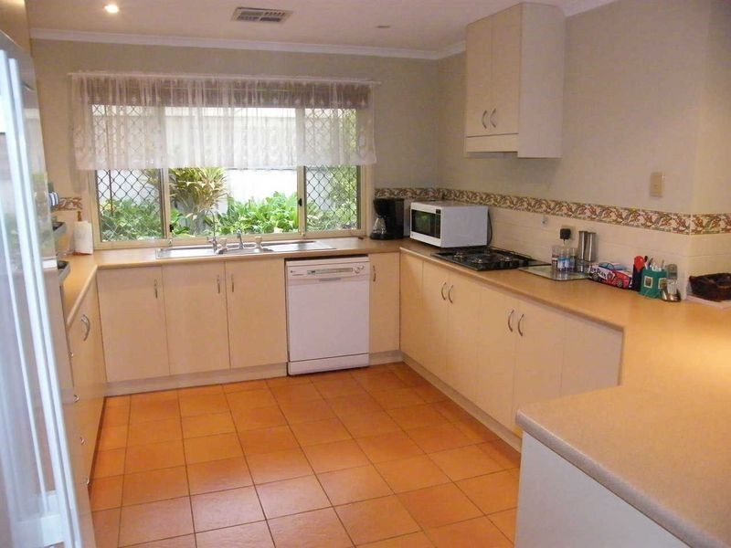 25 Freya Avenue, Hallett Cove SA 5158