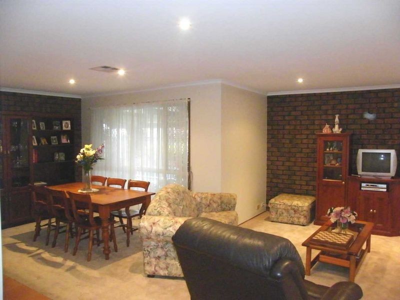 25 Freya Avenue, Hallett Cove SA 5158