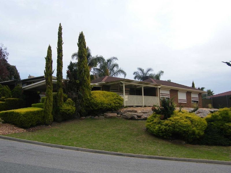 21 Doulton Drive, Trott Park SA 5158