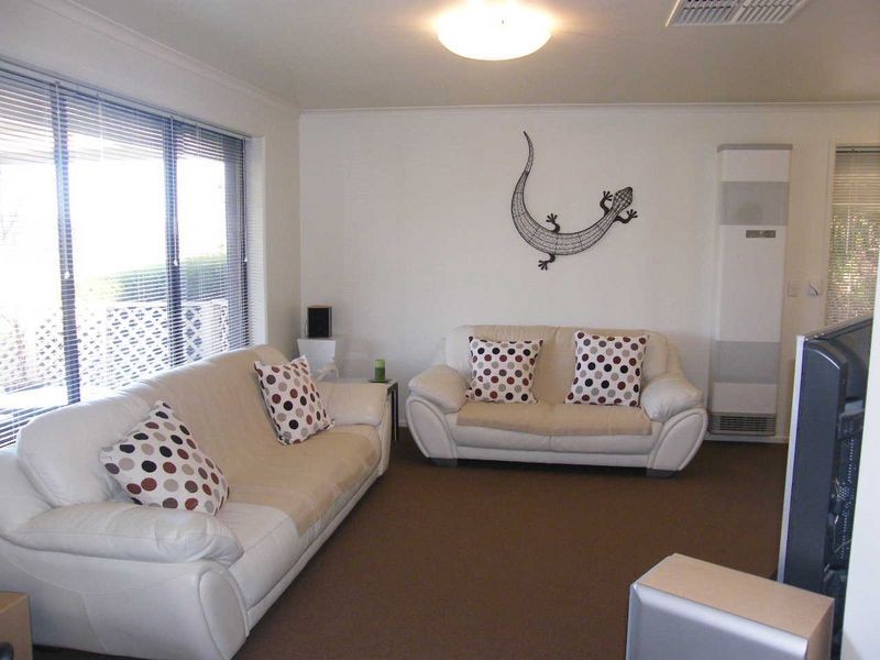 21 Doulton Drive, Trott Park SA 5158