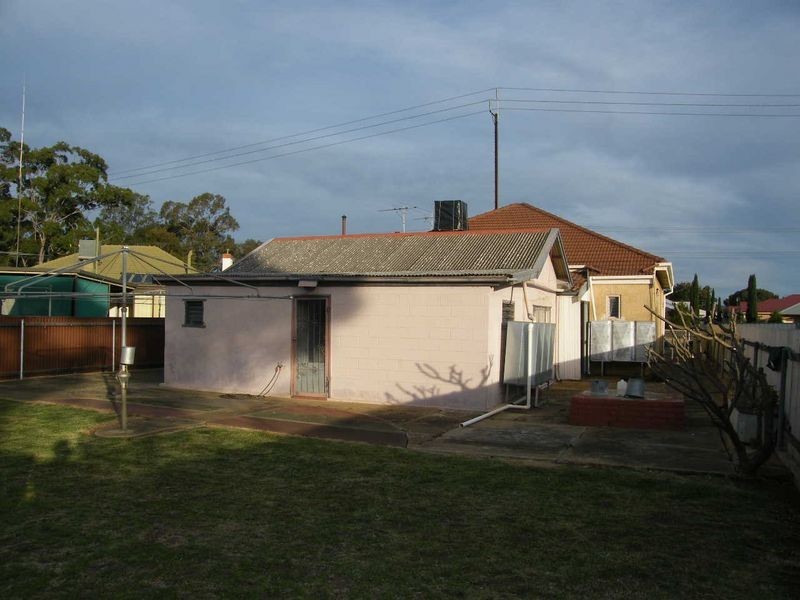 31 Nilpena Avenue, Park Holme SA 5043