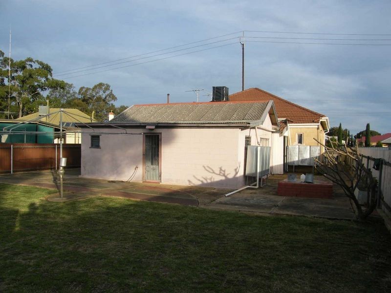 31 Nilpena Avenue, Park Holme SA 5043