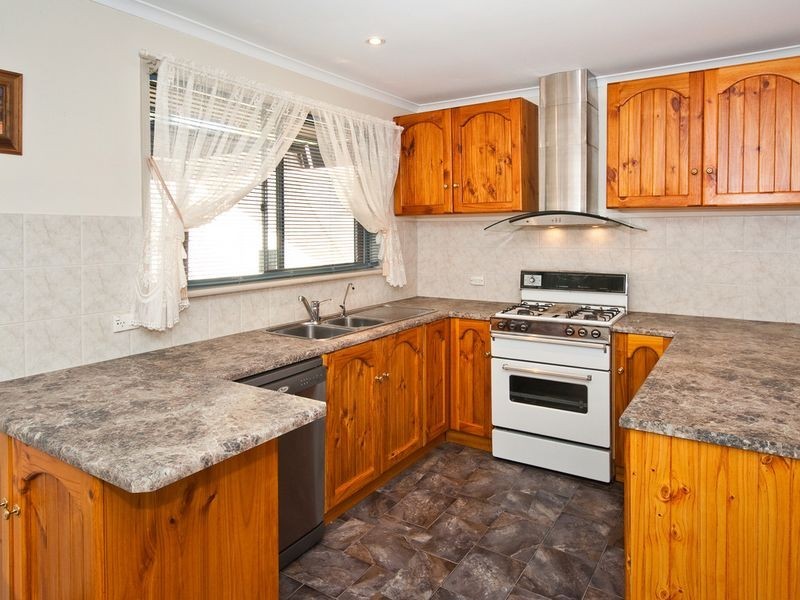 49 Whiteley Drive, Trott Park SA 5158