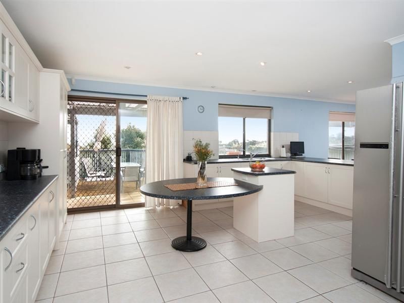 3 Ingomar Court, Hallett Cove SA 5158