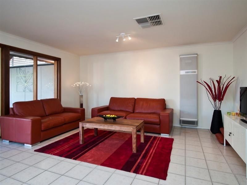 8 Brampton Court, Hallett Cove SA 5158