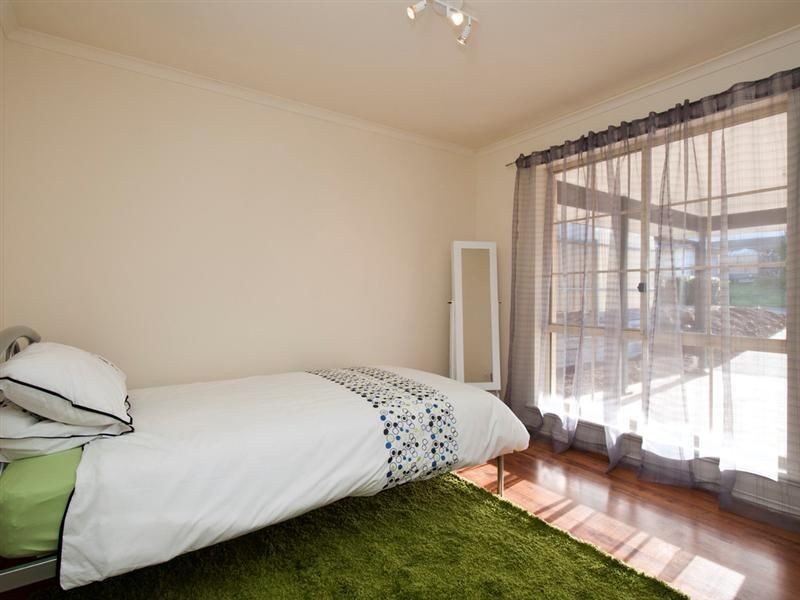 8 Brampton Court, Hallett Cove SA 5158