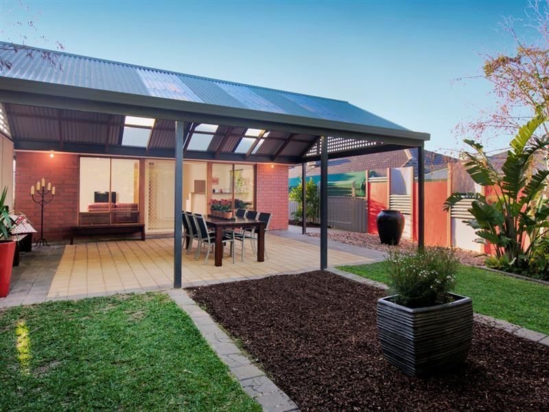 8 Brampton Court, Hallett Cove SA 5158