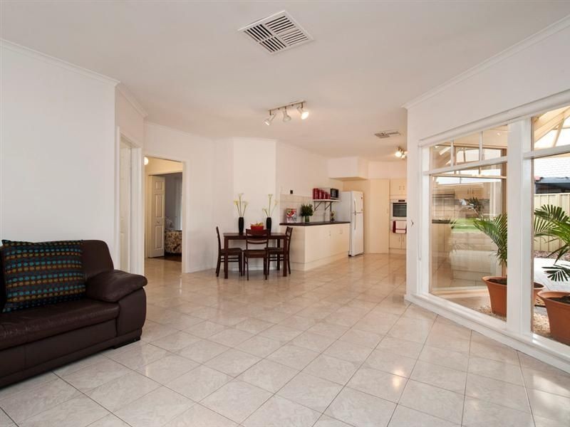 17 Lapwing Street, Hallett Cove SA 5158