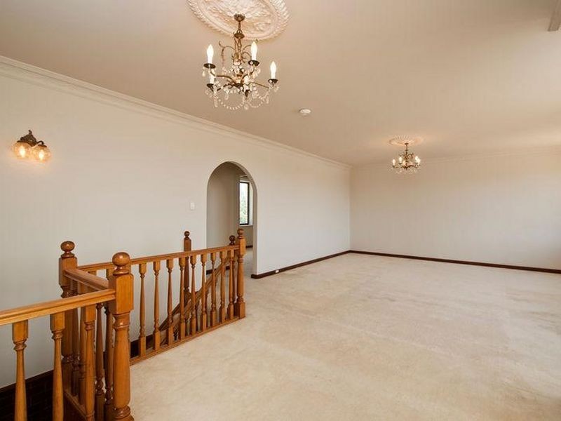 10 Signet Street, Hallett Cove SA 5158
