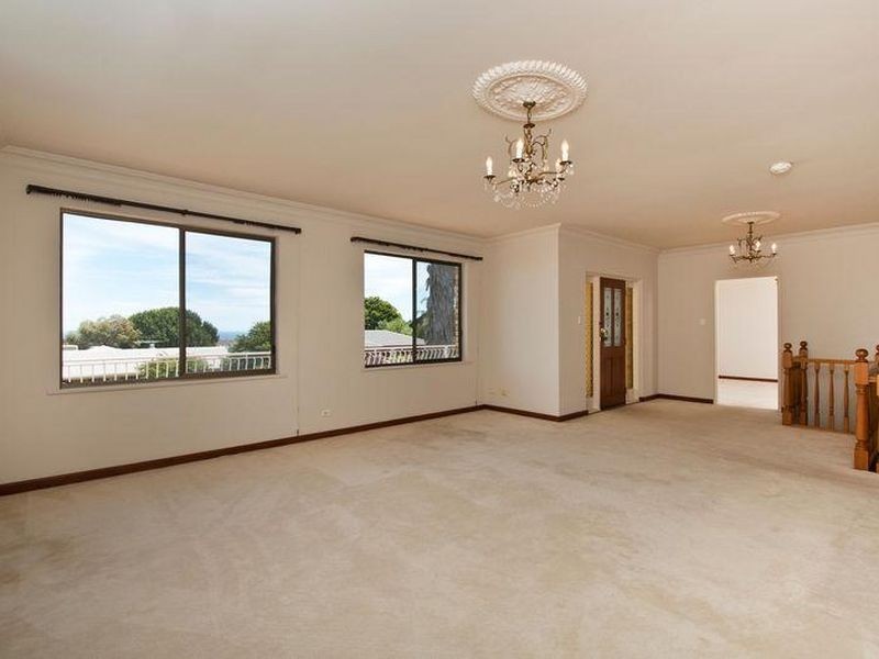 10 Signet Street, Hallett Cove SA 5158