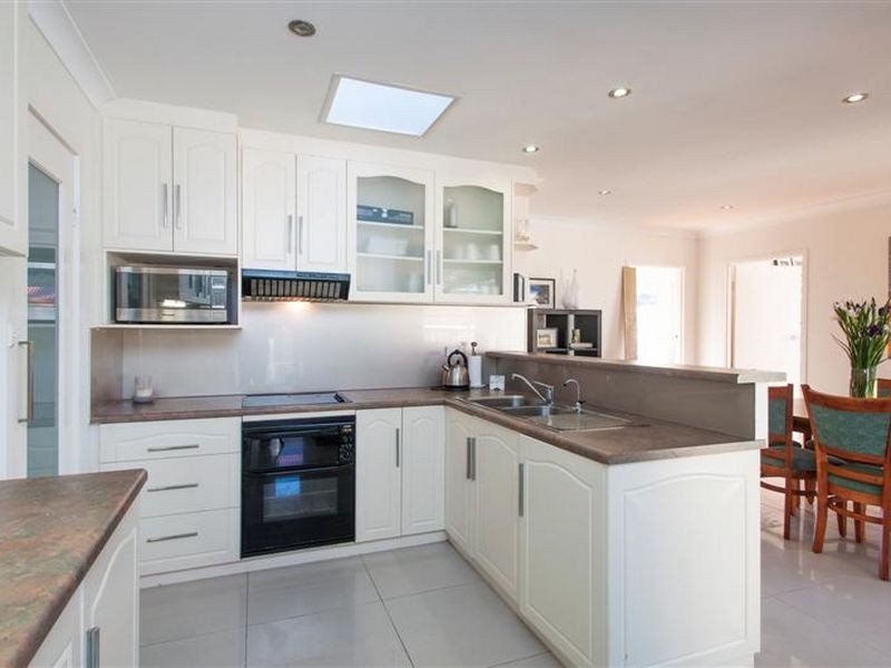 8 Dianne Street, Happy Valley SA 5159