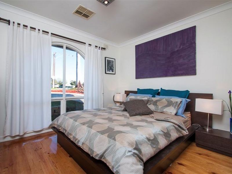 8 Dianne Street, Happy Valley SA 5159