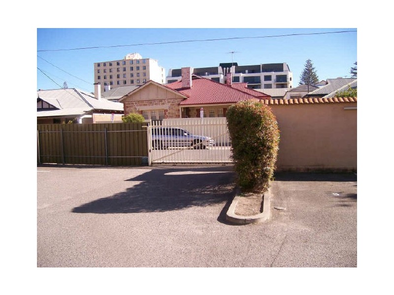 8/23 Moseley Street, Glenelg SA 5045