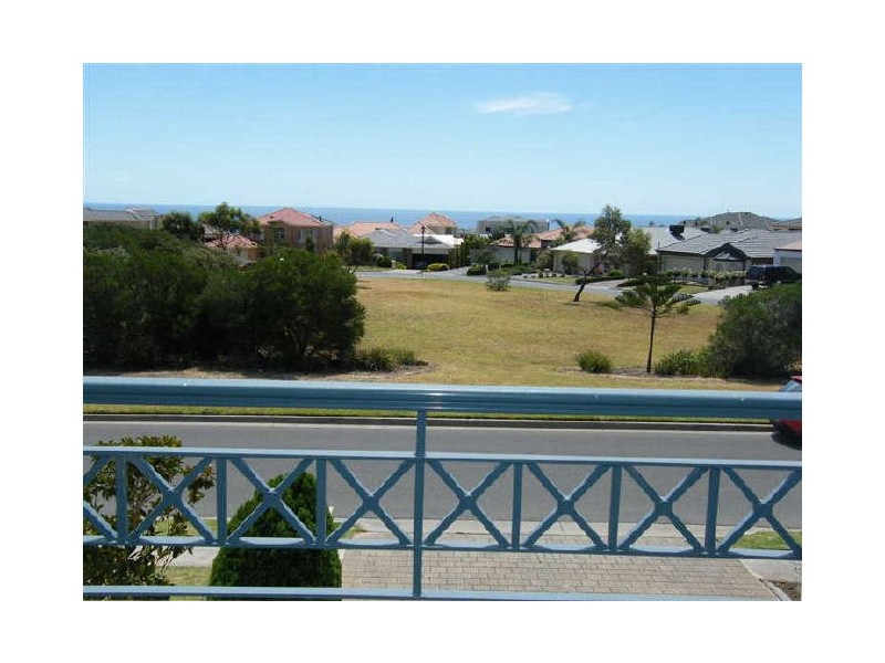 14 Chatsworth Court, Hallett Cove SA 5158
