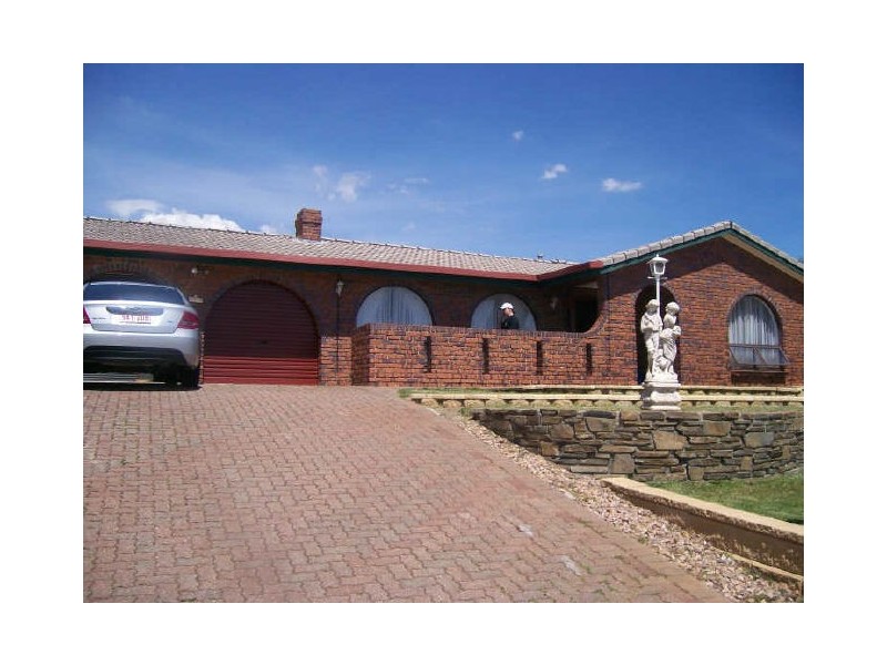 21 Neeangarra Cres, Hallett Cove SA 5158