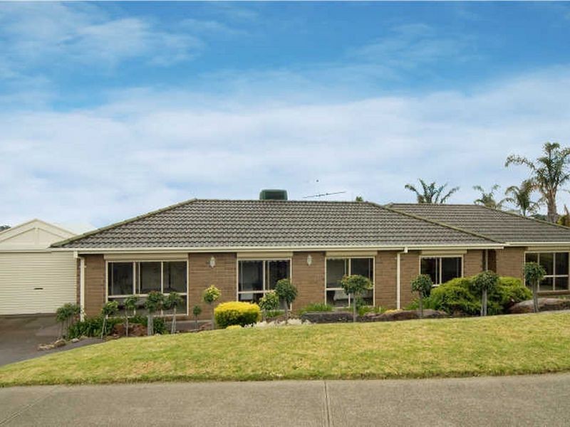 18 Brett Crescent, Hallett Cove SA 5158