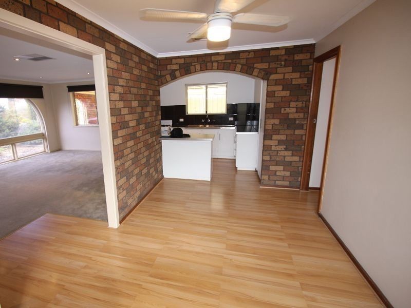 16 Rainbow Street, Hallett Cove SA 5158