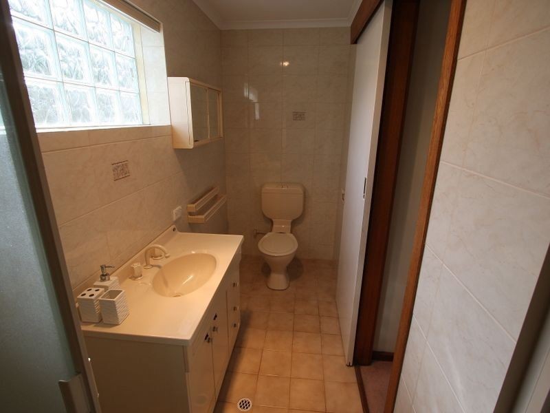 16 Rainbow Street, Hallett Cove SA 5158