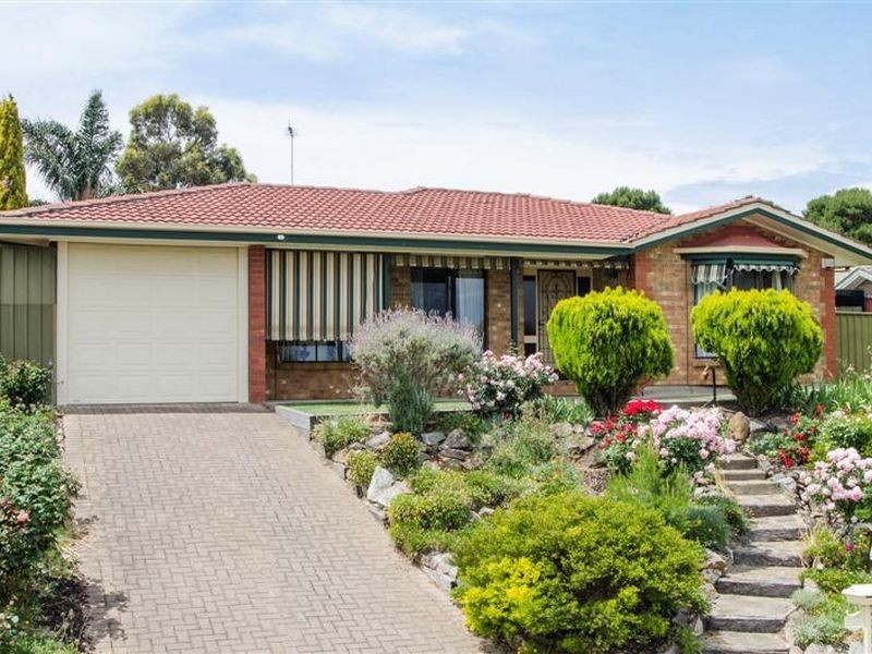 7 Weerab Drive, Hallett Cove SA 5158