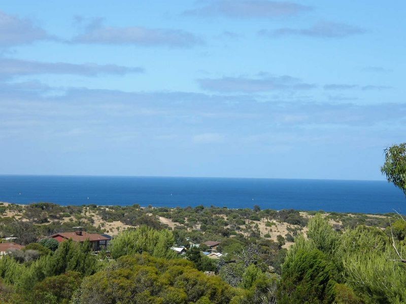 7 Weerab Drive, Hallett Cove SA 5158