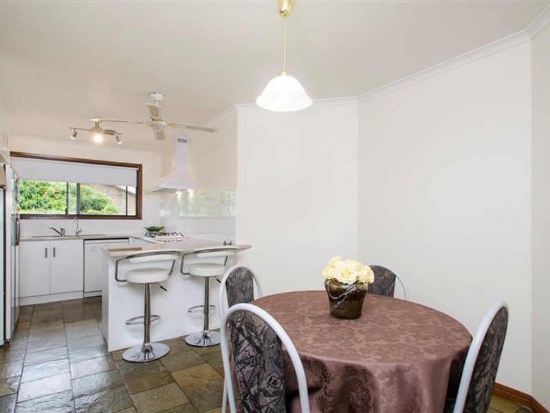 7 Weerab Drive, Hallett Cove SA 5158