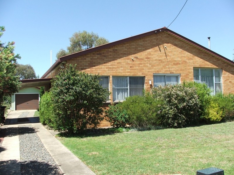 4 Enid Street, Armidale NSW 2350