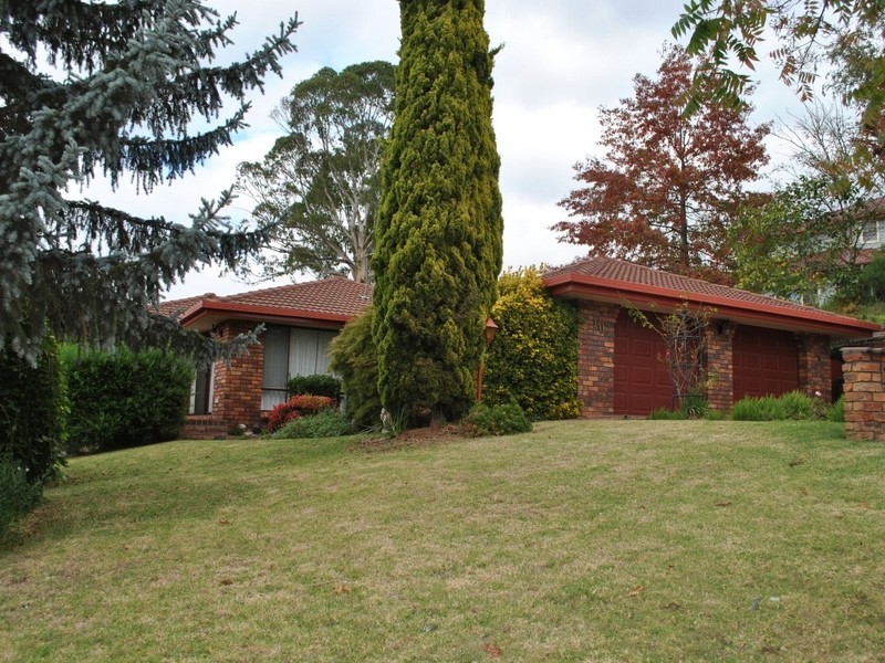 10 Newbury Drive, Armidale NSW 2350