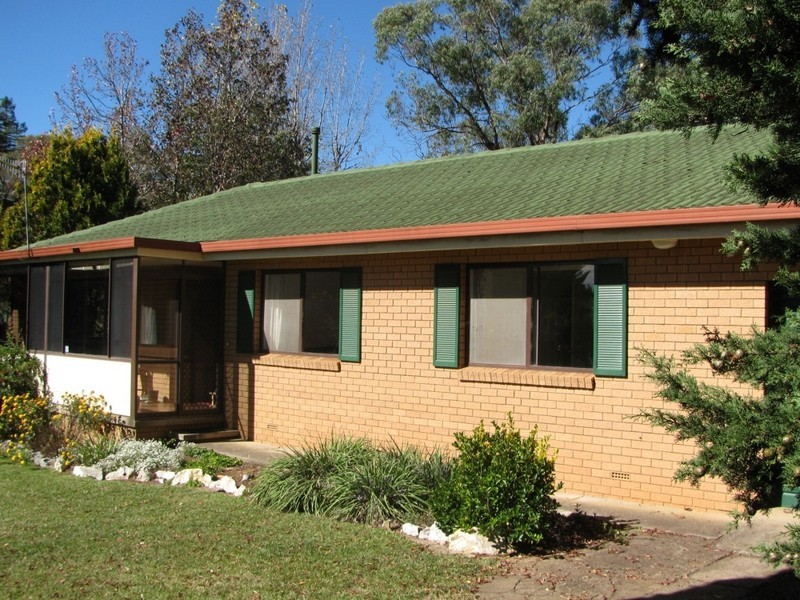 6 Bowman Avenue, Armidale NSW 2350
