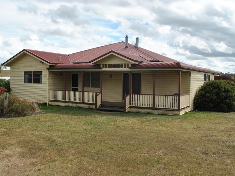 Invervanie Platform Rd, Armidale NSW 2350