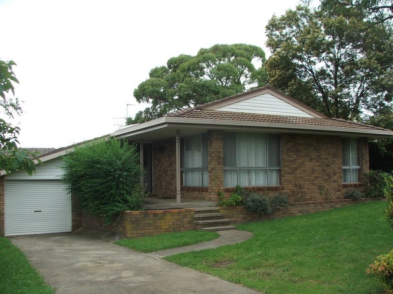 4 Crest Road, Armidale NSW 2350