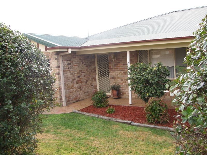 2/11 Naughten Avenue, Armidale NSW 2350