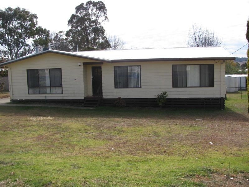 39 Galloway, Armidale NSW 2350