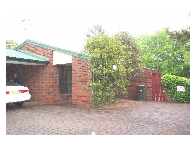 2/23 The Avenue, Armidale NSW 2350