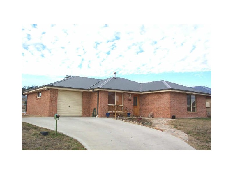 17 Aldred Avenue, Armidale NSW 2350