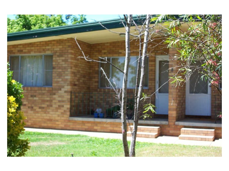 2/8 St Andrews Ave, Armidale NSW 2350