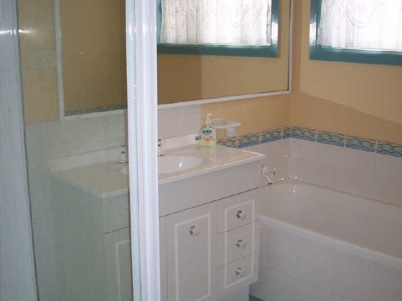 2b/ Kurrajong Close, Armidale NSW 2350