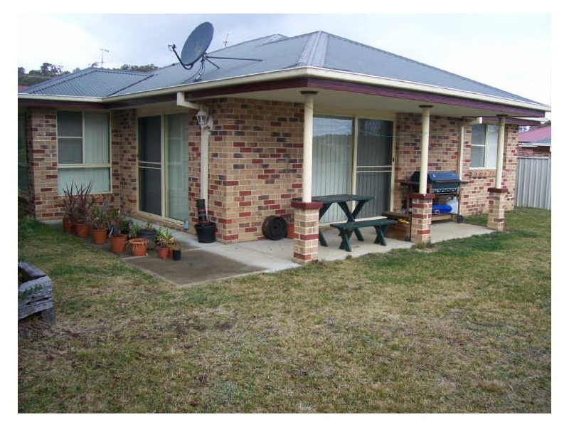 2b/ Kurrajong Close, Armidale NSW 2350