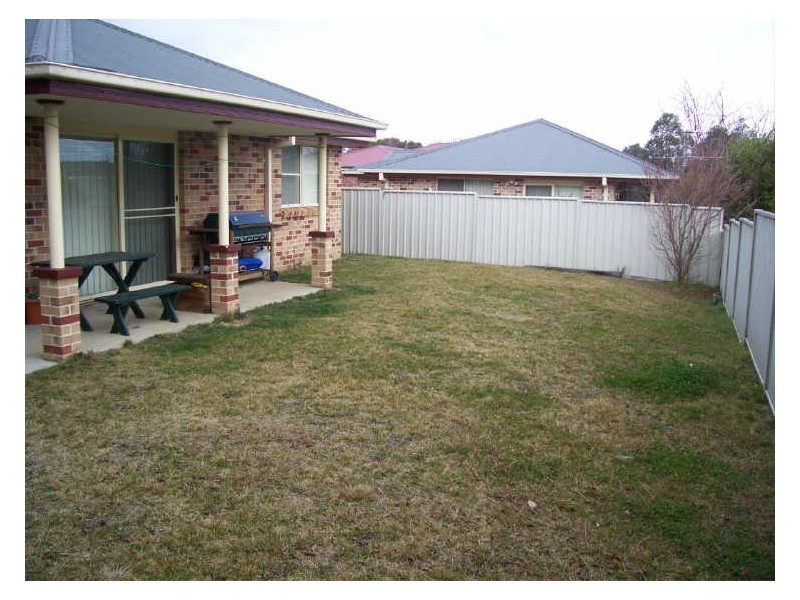 2b/ Kurrajong Close, Armidale NSW 2350