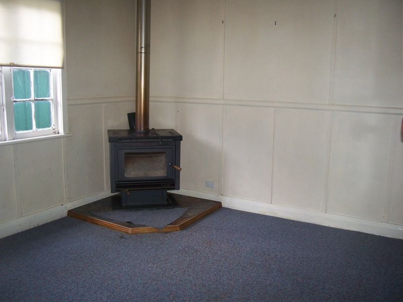 16 Tenterden Street, Guyra NSW 2365