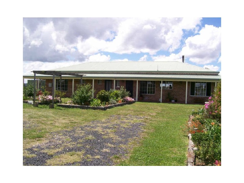 ‘Ascot Park’  Blue Knobby Road, Armidale NSW 2350