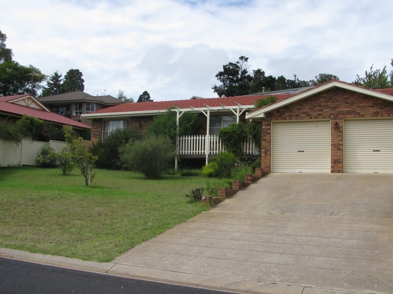 3 Nathaniel Pidgeon Drive, Armidale NSW 2350