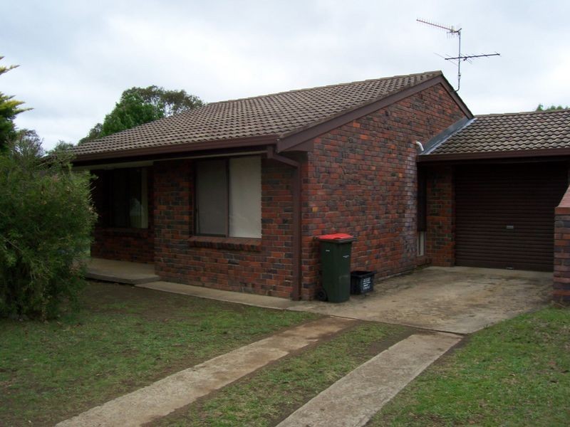 1/1 Joan Place, Armidale NSW 2350