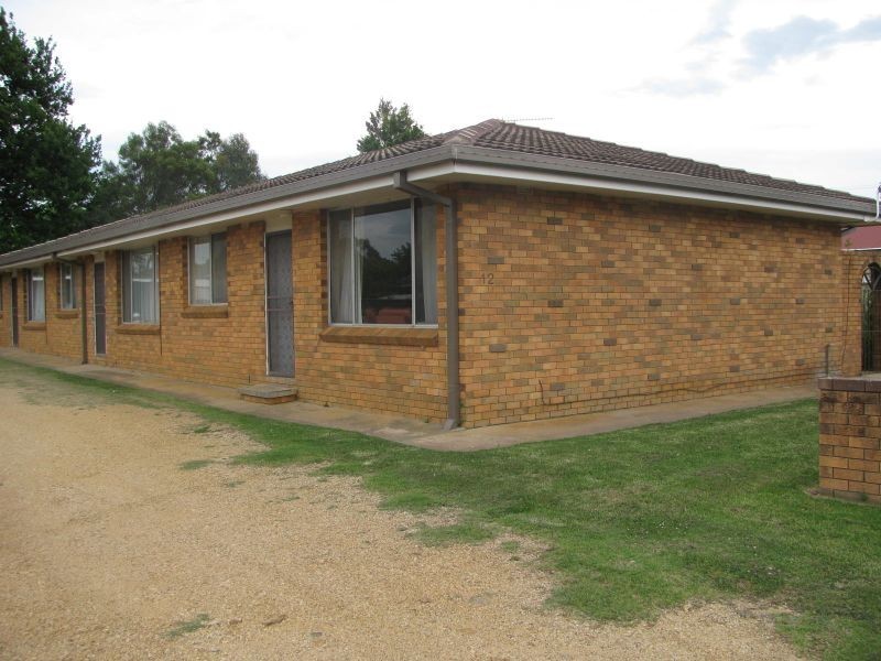 2/12 Wigan Avenue, Armidale NSW 2350