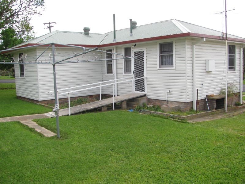 22 Douglas Street, Armidale NSW 2350