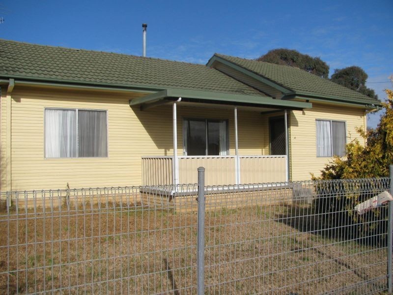 40 Tancredi Street, Armidale NSW 2350