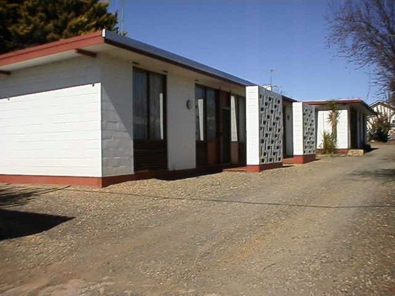 2/2 Speare Avenue, Armidale NSW 2350