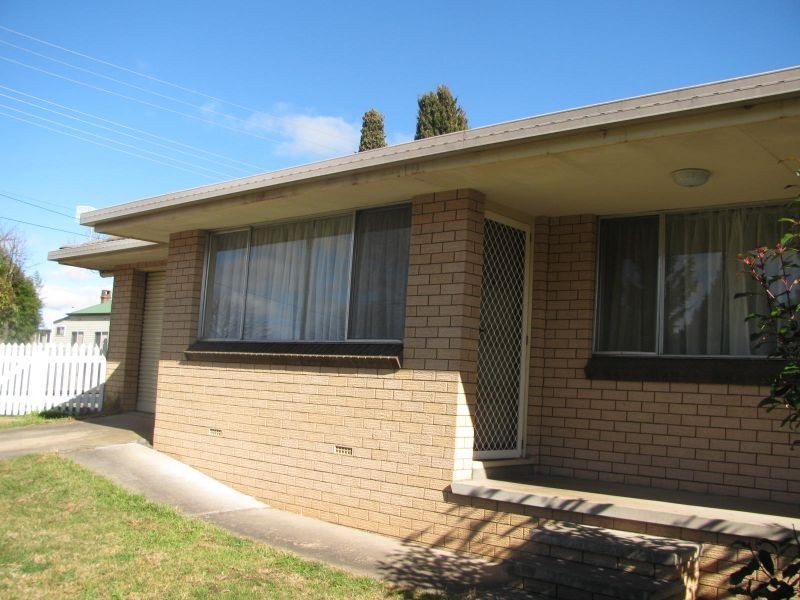 2/2 Kenalmac, Armidale NSW 2350